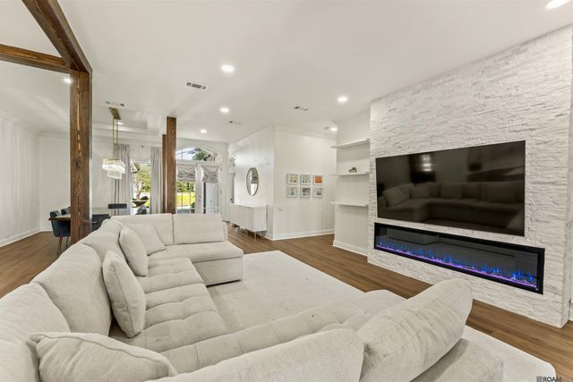 13604 Paddington Ln, Baton Rouge, LA 70810