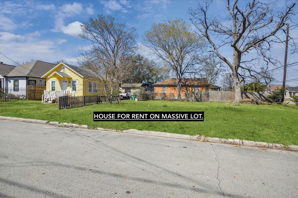 1115 Bigelow Street, Houston, TX 77009