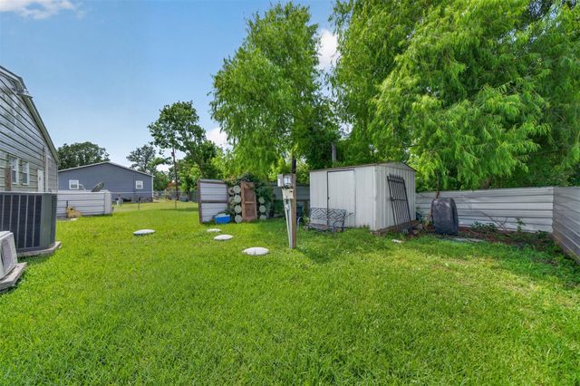 2213 Ellis Drive, Rosharon, TX 77583