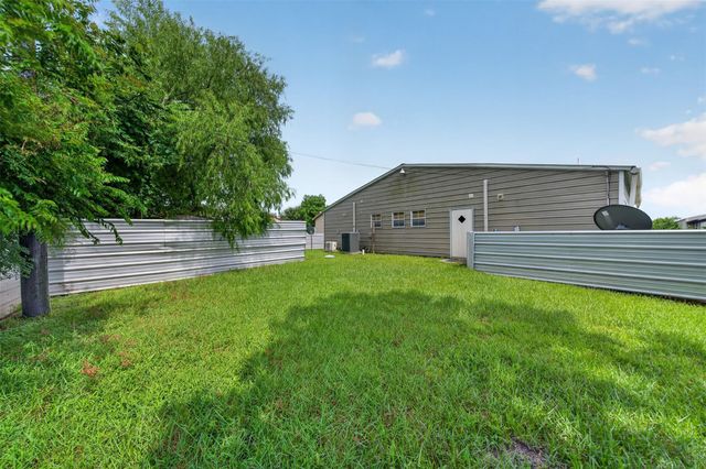 2213 Ellis Drive, Rosharon, TX 77583