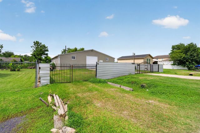 2213 Ellis Drive, Rosharon, TX 77583
