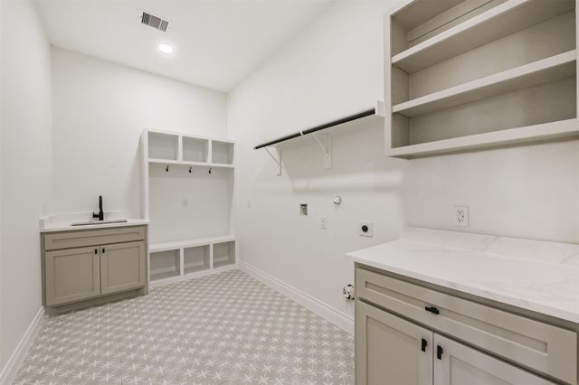 749 Wagon Wheel Trail, Angleton, TX 77515