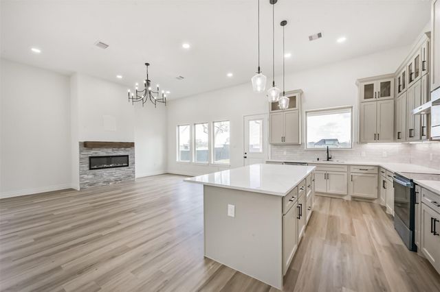 749 Wagon Wheel Trail, Angleton, TX 77515