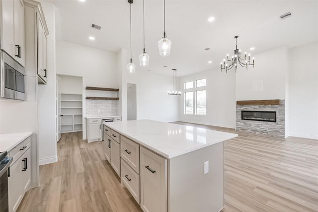 749 Wagon Wheel Trail, Angleton, TX 77515