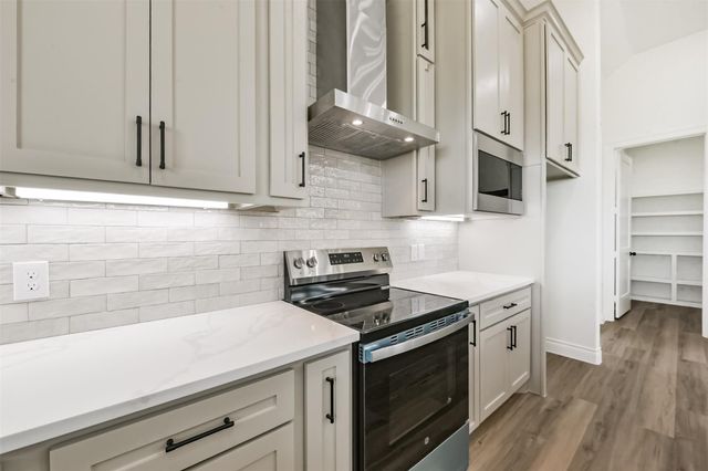 749 Wagon Wheel Trail, Angleton, TX 77515