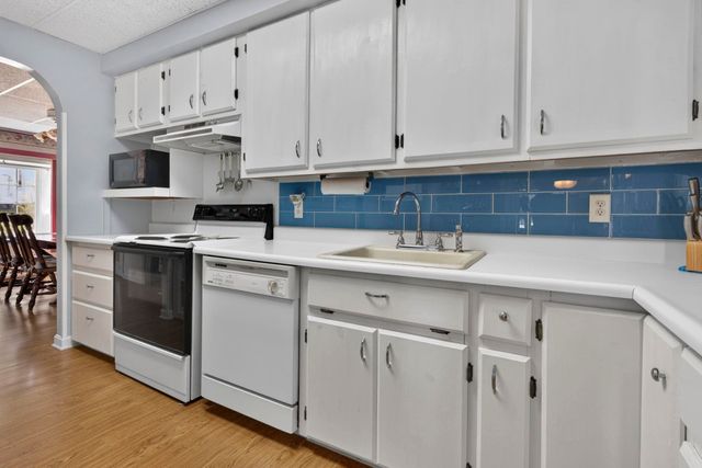 16 Montgomery Drive, Farmington, NH 03835