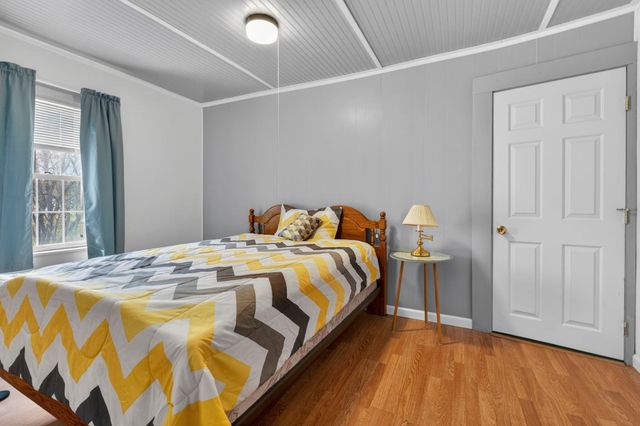 16 Montgomery Drive, Farmington, NH 03835