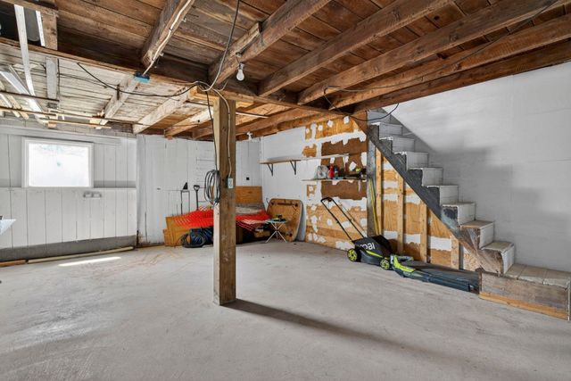 16 Montgomery Drive, Farmington, NH 03835