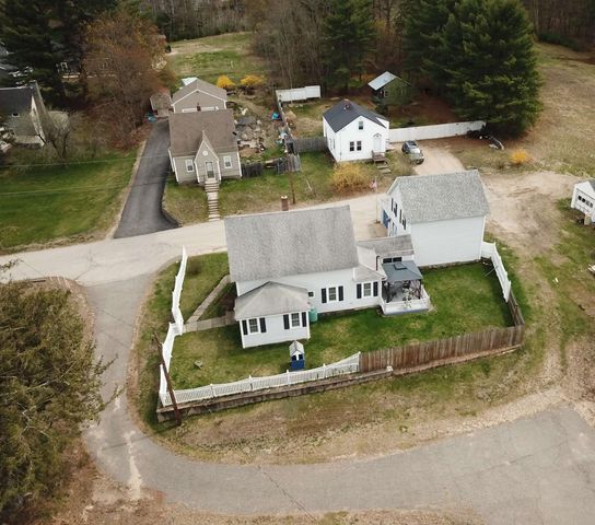 16 Montgomery Drive, Farmington, NH 03835
