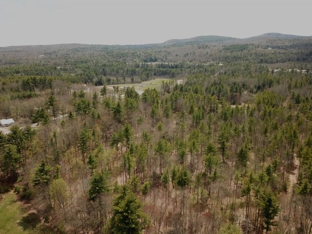 16 Montgomery Drive, Farmington, NH 03835