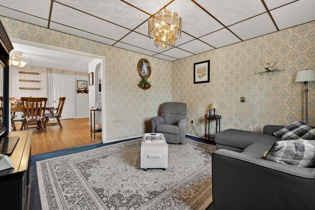 16 Montgomery Drive, Farmington, NH 03835