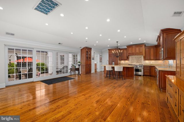 8015 GLENDALE RD, Chevy Chase, MD 20815