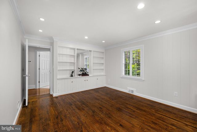 8015 GLENDALE RD, Chevy Chase, MD 20815