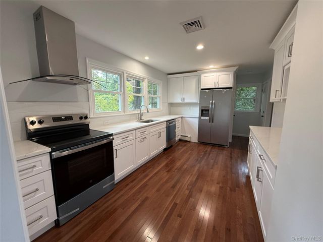 33 Horizon Hill Drive, Poughkeepsie, NY 12603