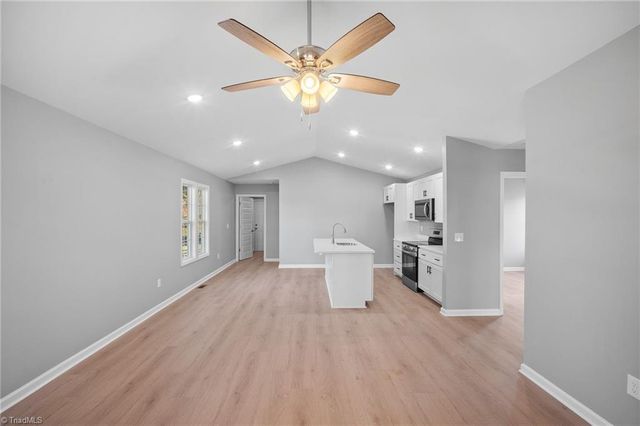 107 College Street, Thomasville, NC 27360