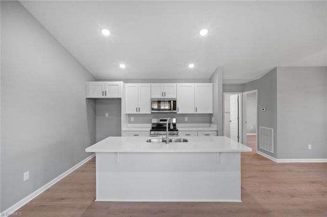 107 College Street, Thomasville, NC 27360