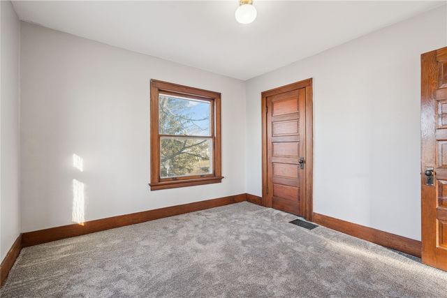 2015 8th Avenue, Marion, IA 52302