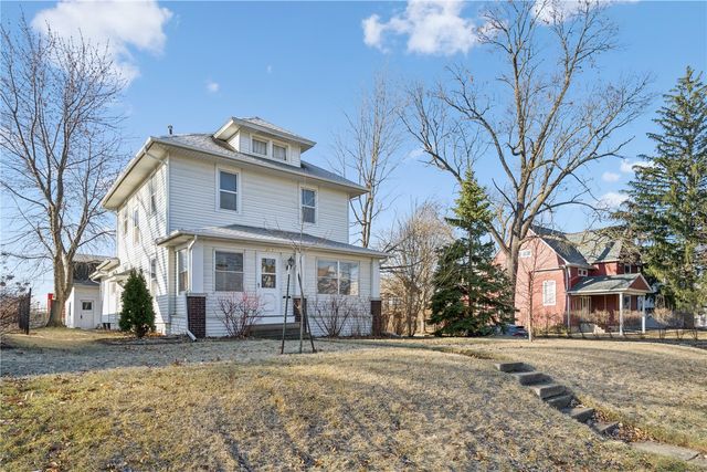 2015 8th Avenue, Marion, IA 52302