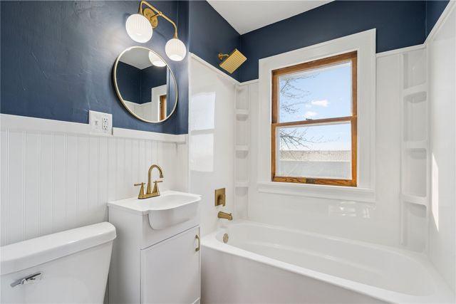 2015 8th Avenue, Marion, IA 52302