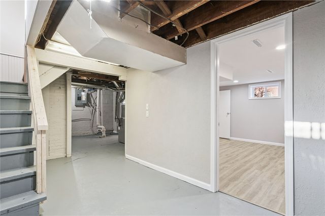 2015 8th Avenue, Marion, IA 52302