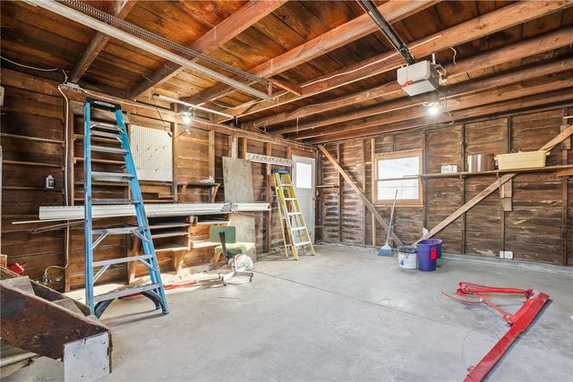 2015 8th Avenue, Marion, IA 52302