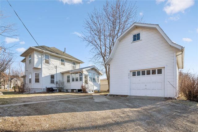 2015 8th Avenue, Marion, IA 52302