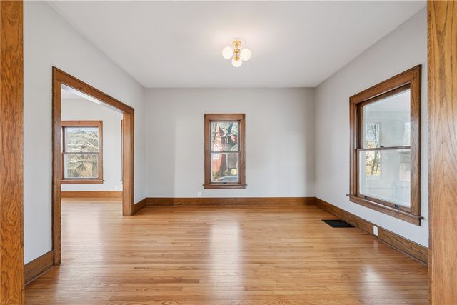 2015 8th Avenue, Marion, IA 52302