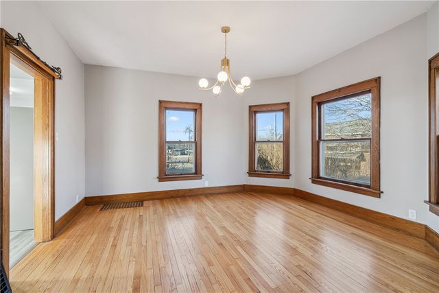 2015 8th Avenue, Marion, IA 52302