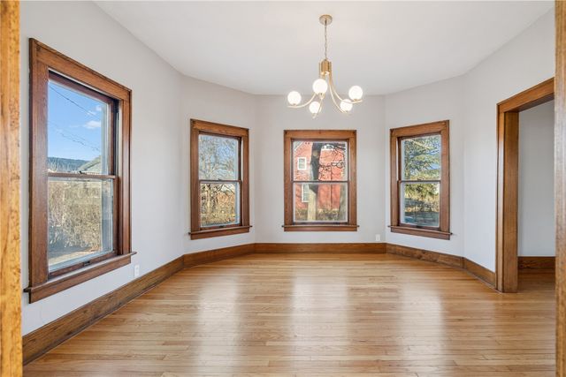 2015 8th Avenue, Marion, IA 52302