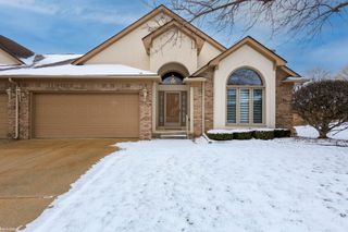 47338 Hunters Chase Drive, Macomb Twp, MI 48042