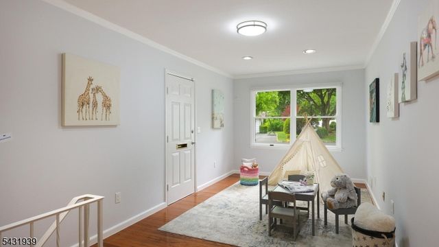 9 Starlite Ct, Westfield Town, NJ 07090