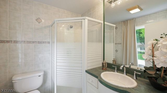 9 Starlite Ct, Westfield Town, NJ 07090