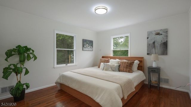 9 Starlite Ct, Westfield Town, NJ 07090