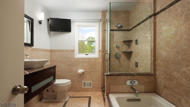9 Starlite Ct, Westfield Town, NJ 07090