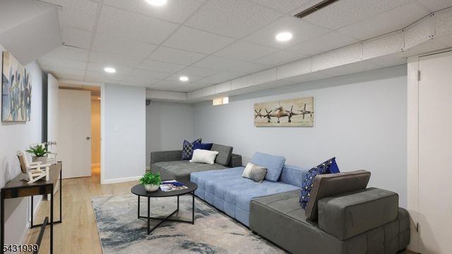 9 Starlite Ct, Westfield Town, NJ 07090