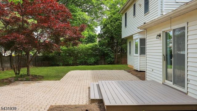 9 Starlite Ct, Westfield Town, NJ 07090