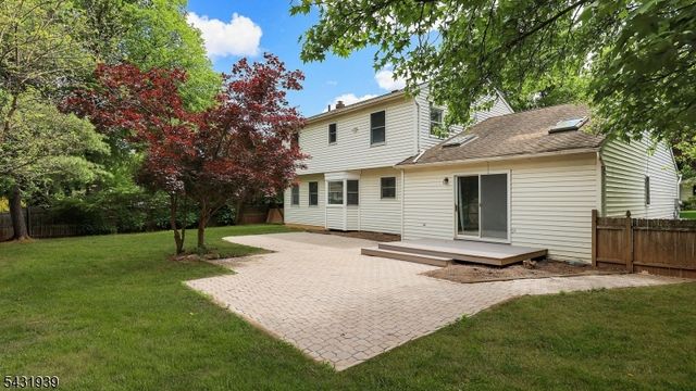 9 Starlite Ct, Westfield Town, NJ 07090