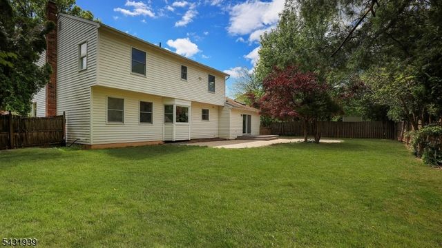9 Starlite Ct, Westfield Town, NJ 07090
