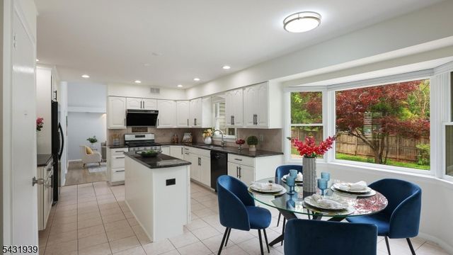 9 Starlite Ct, Westfield Town, NJ 07090