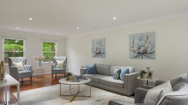 9 Starlite Ct, Westfield Town, NJ 07090