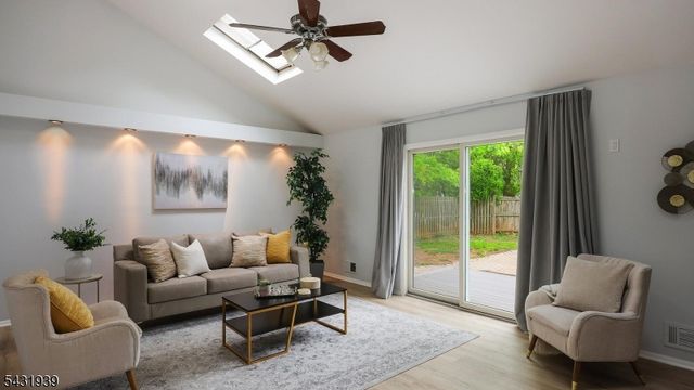 9 Starlite Ct, Westfield Town, NJ 07090