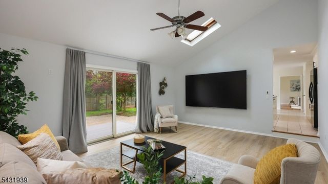 9 Starlite Ct, Westfield Town, NJ 07090