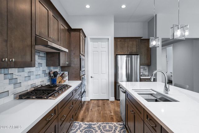 16897 W ALMERIA Road, Goodyear, AZ 85395