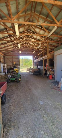 20561 Canada Road, Gambier, OH 43022