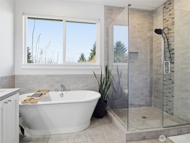 10123 Albany Park Lane SW, Rochester, WA 98579