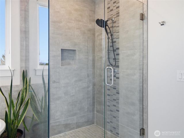 10123 Albany Park Lane SW, Rochester, WA 98579