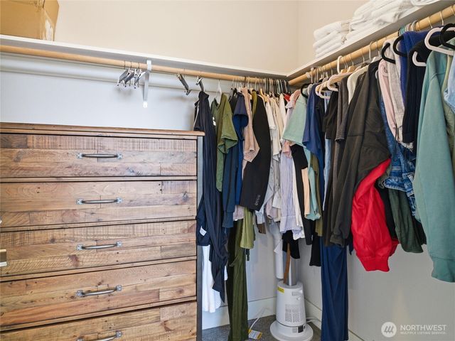 10123 Albany Park Lane SW, Rochester, WA 98579