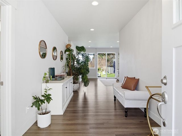 10123 Albany Park Lane SW, Rochester, WA 98579