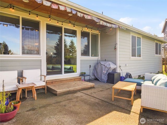 10123 Albany Park Lane SW, Rochester, WA 98579