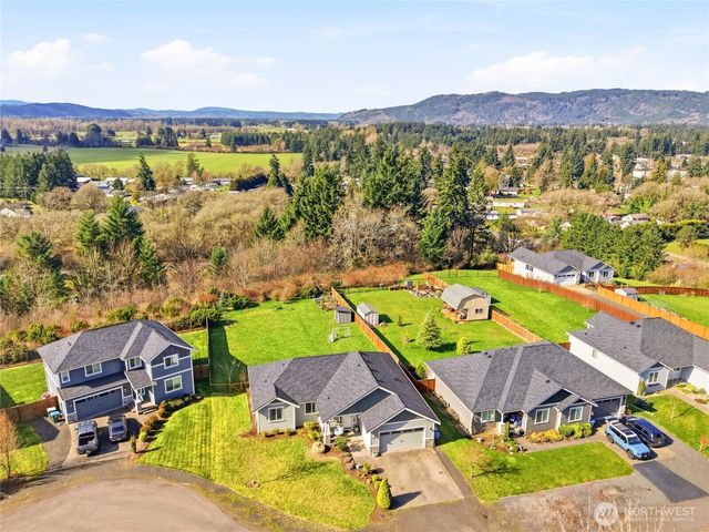 10123 Albany Park Lane SW, Rochester, WA 98579